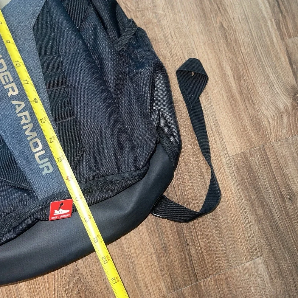 Under Armour Hustle 5.0 Backpack Black 2 Strap Shoulder Strap School NEW